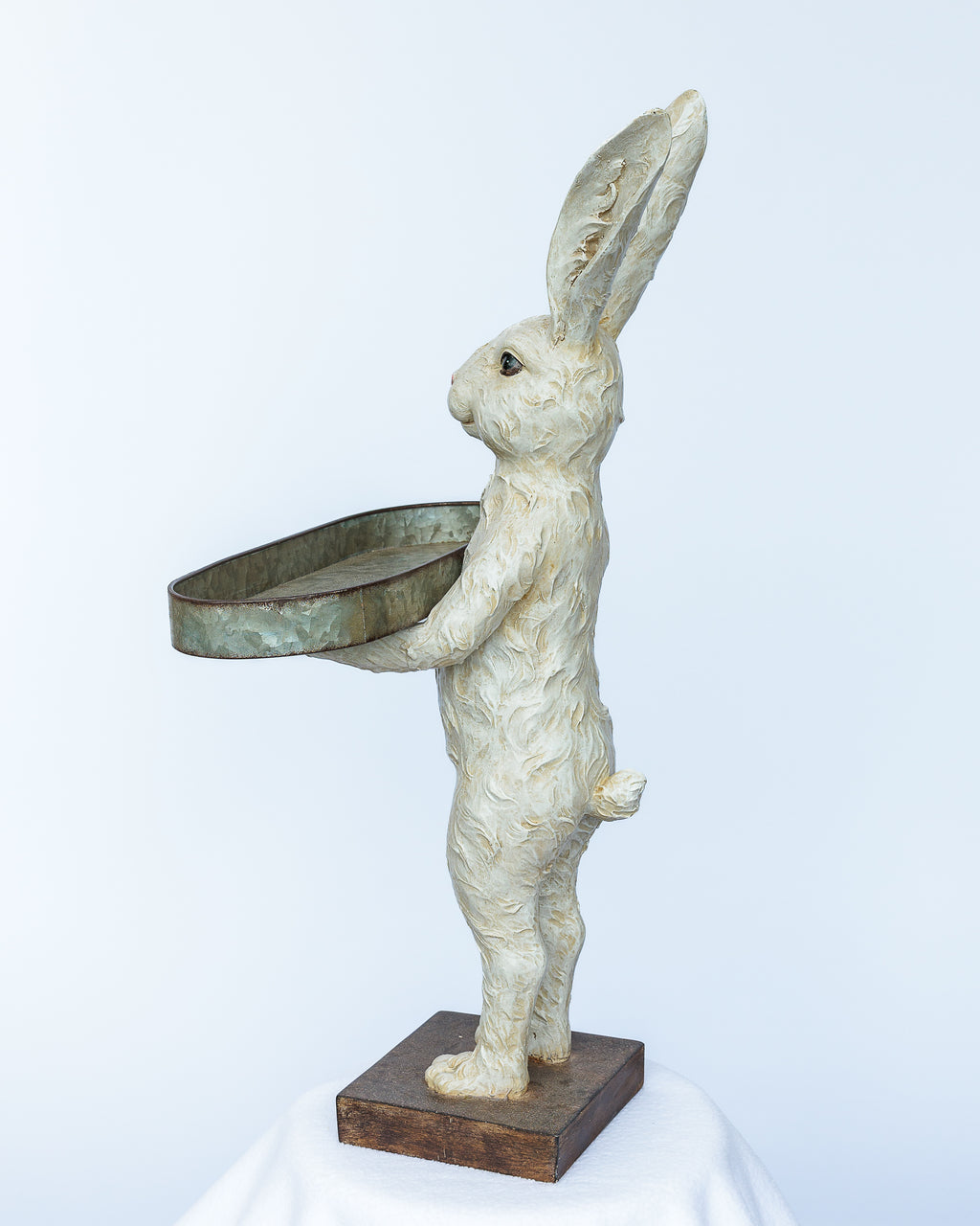 White resin Butler bunny with tray